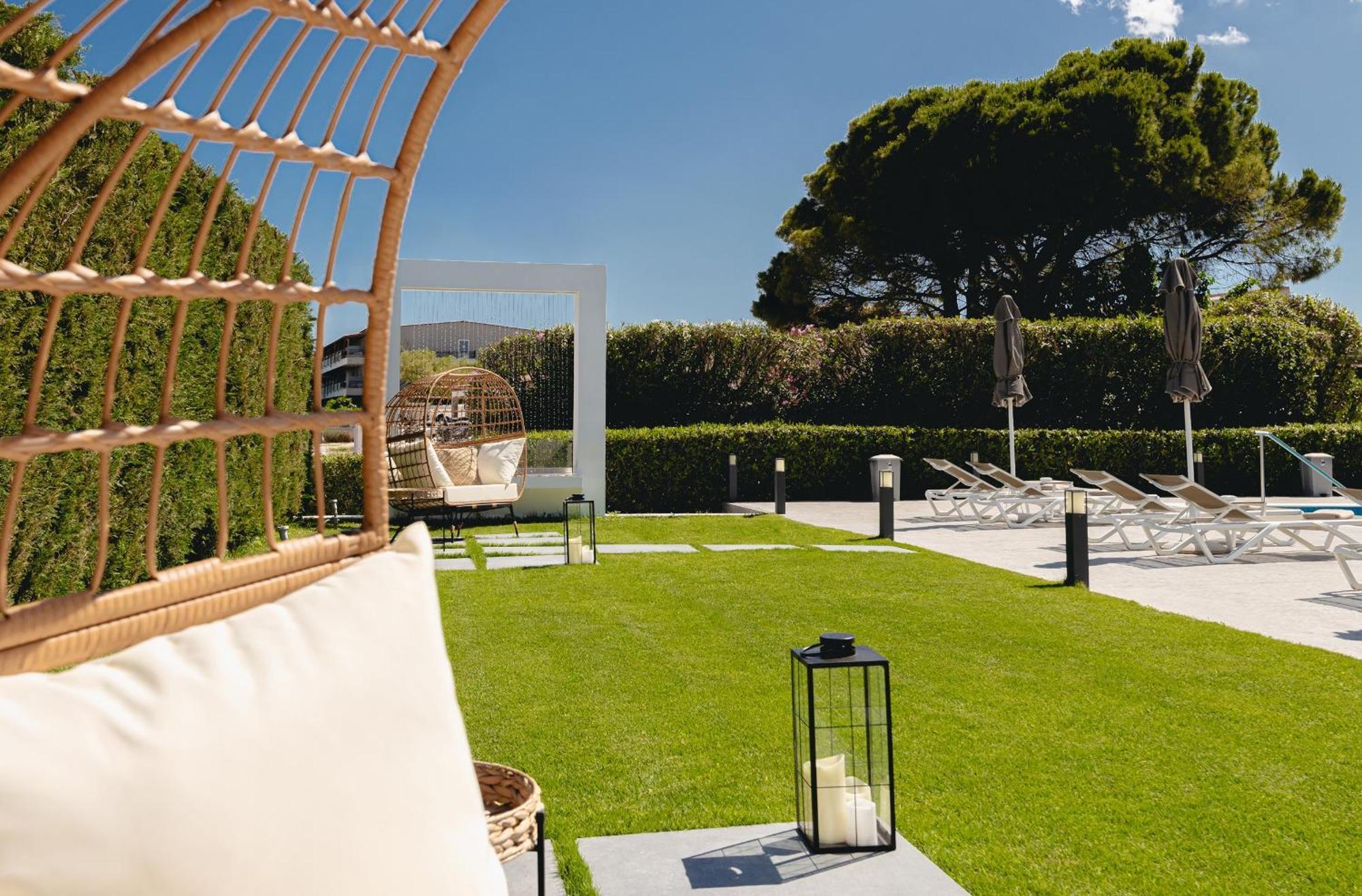 White Canvas Boutique 3* Laganas