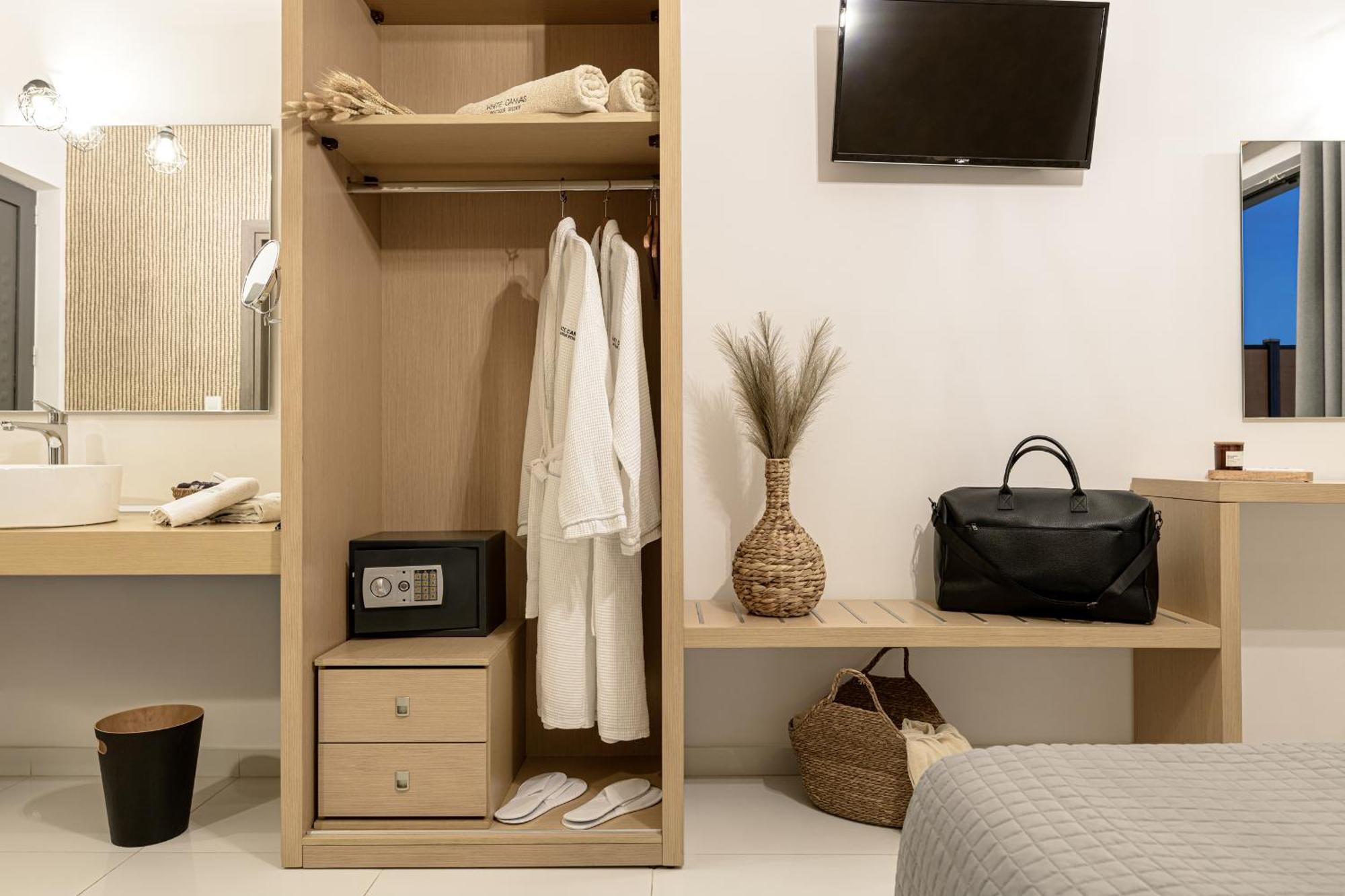 White Canvas Boutique Nocľah s raňajkami