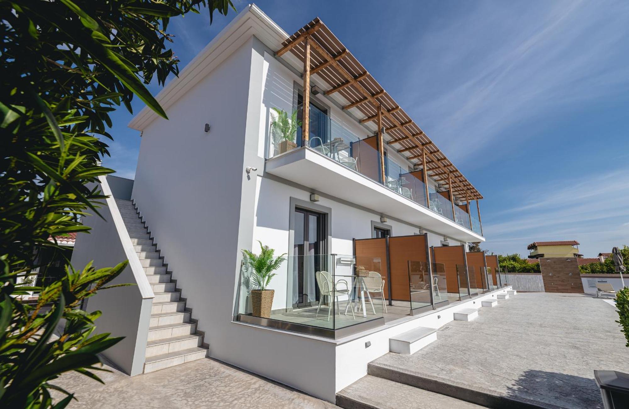 White Canvas Boutique 3* Laganas
